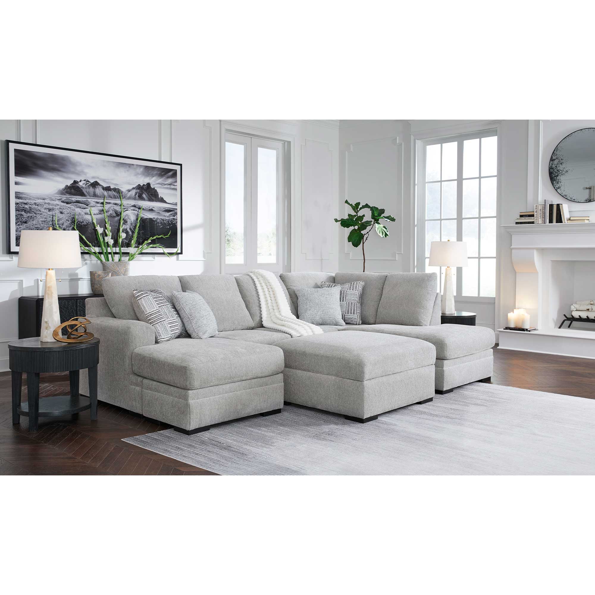 Gabyleigh 2-Piece Sectional with Chaise