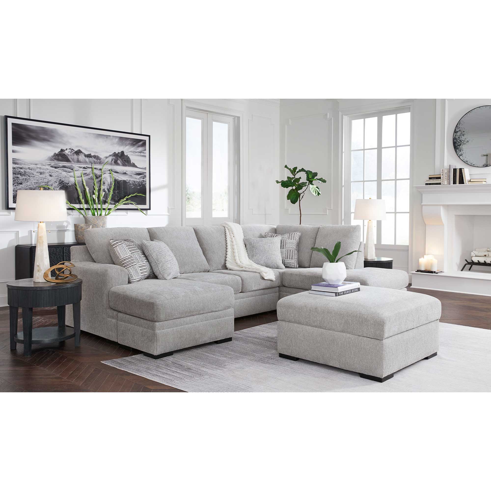 Gabyleigh 2-Piece Sectional with Chaise