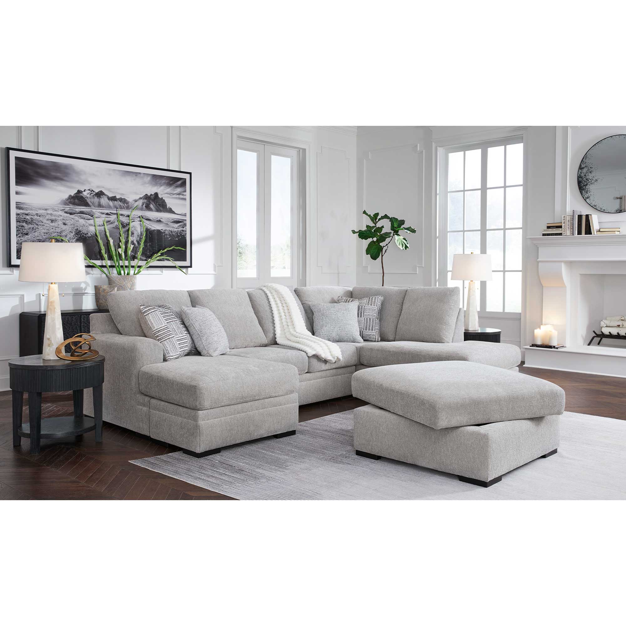 Gabyleigh 2-Piece Sectional with Chaise