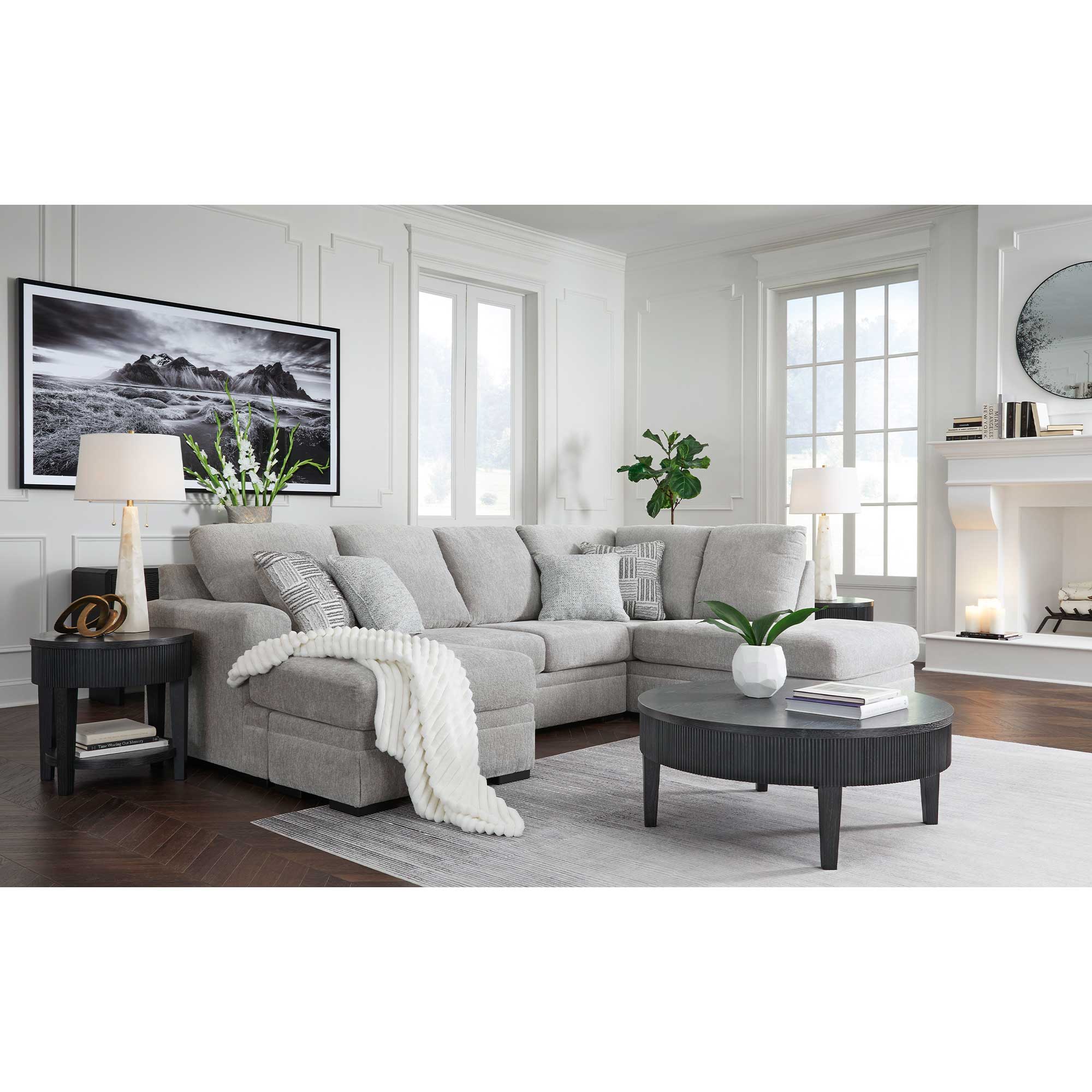 Gabyleigh 2-Piece Sectional with Chaise