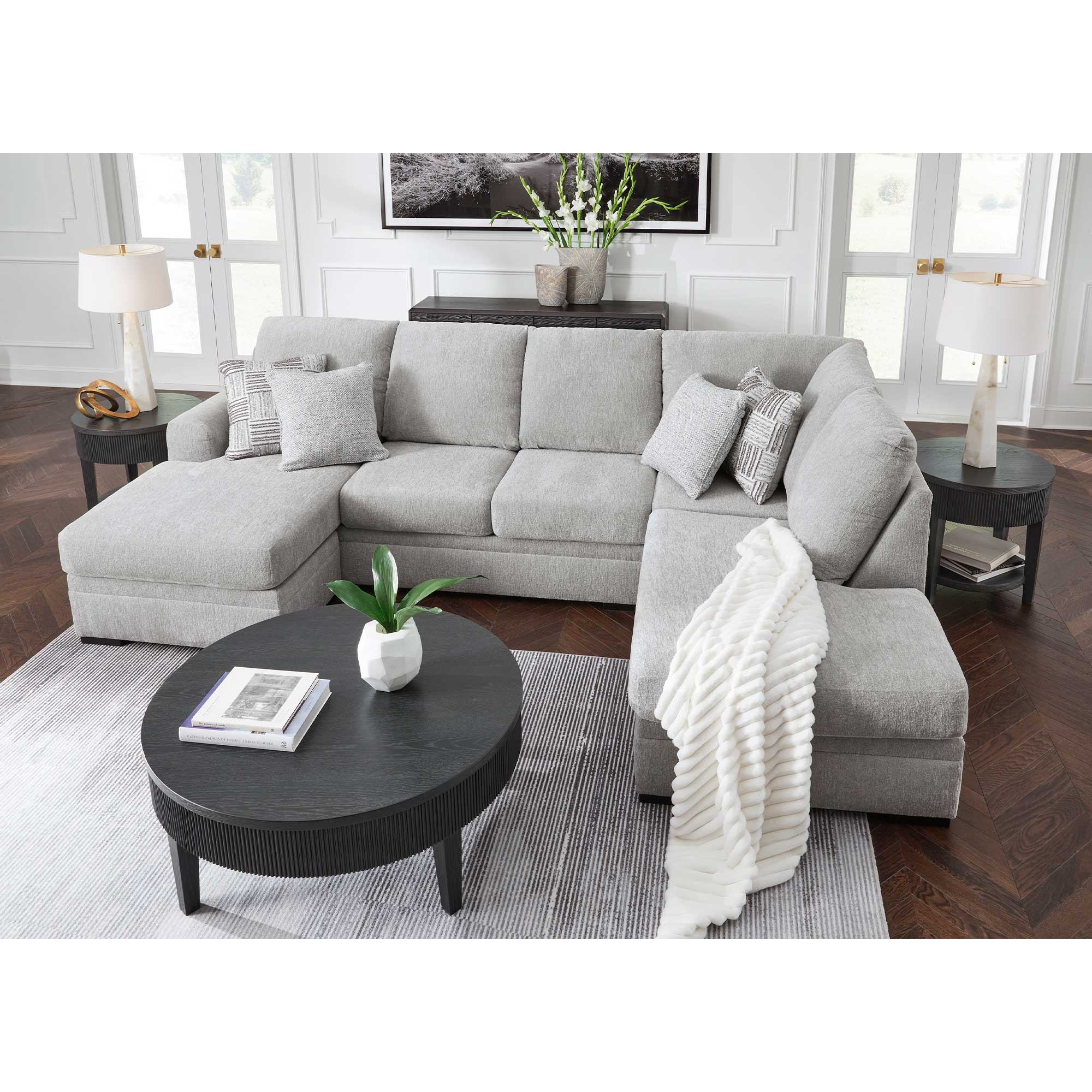 Gabyleigh 2-Piece Sectional with Chaise
