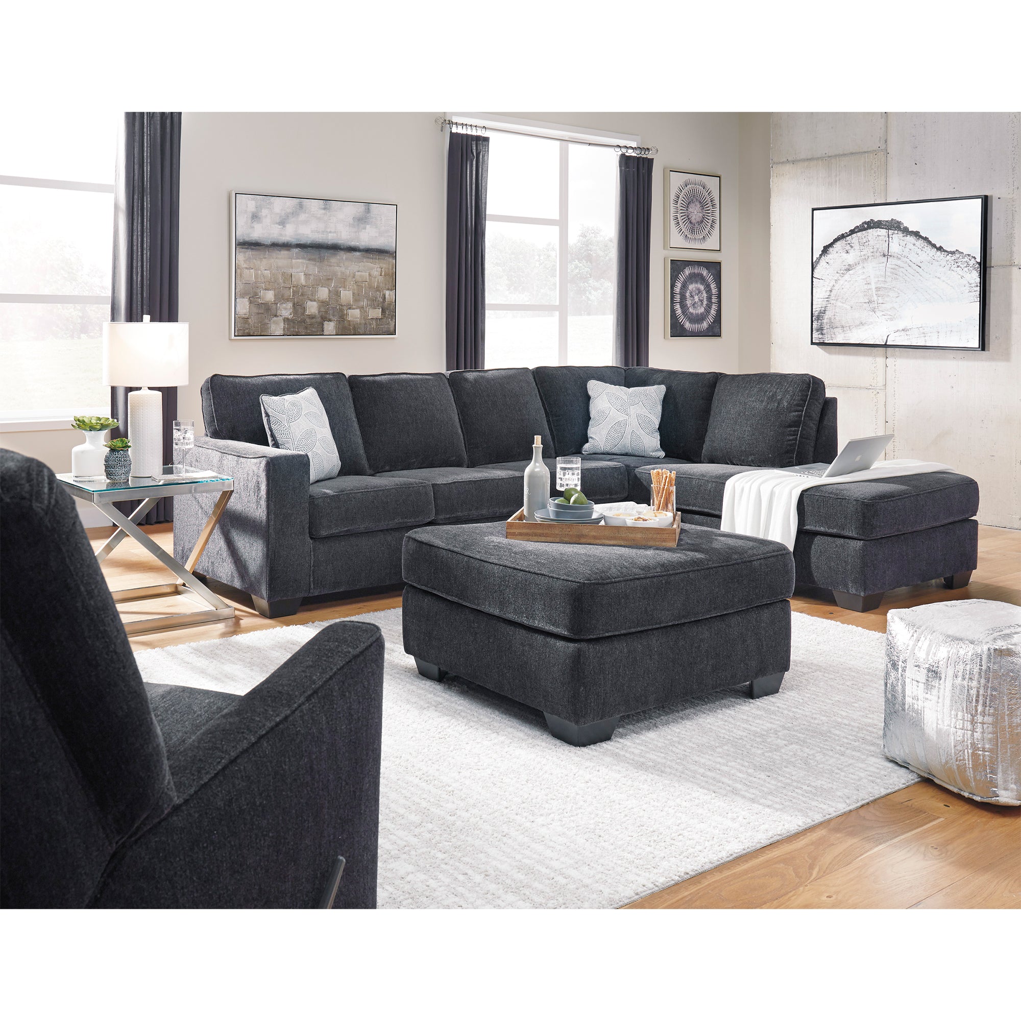Altari 2-Piece Sectional with Chaise