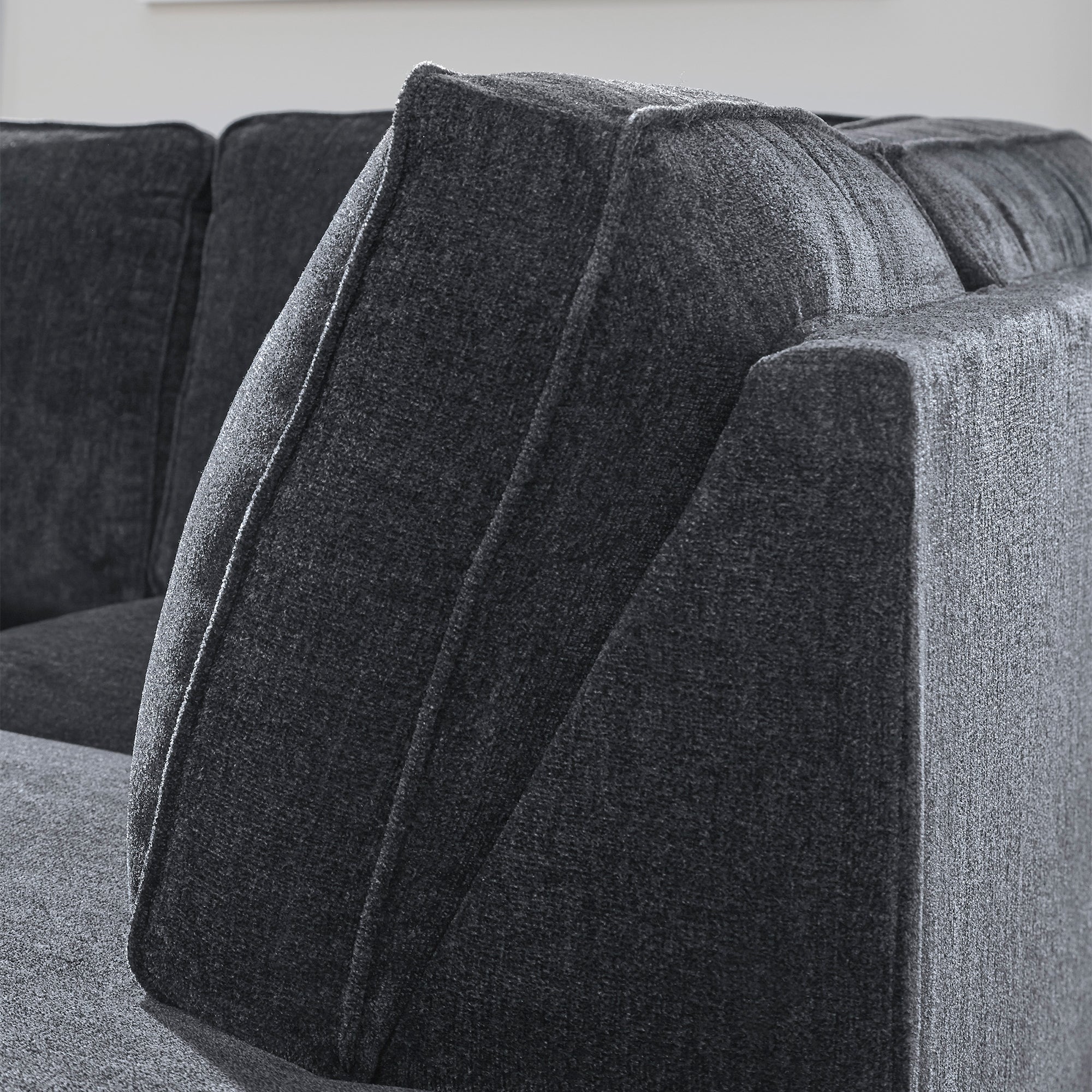 Altari 2-Piece Sectional with Chaise