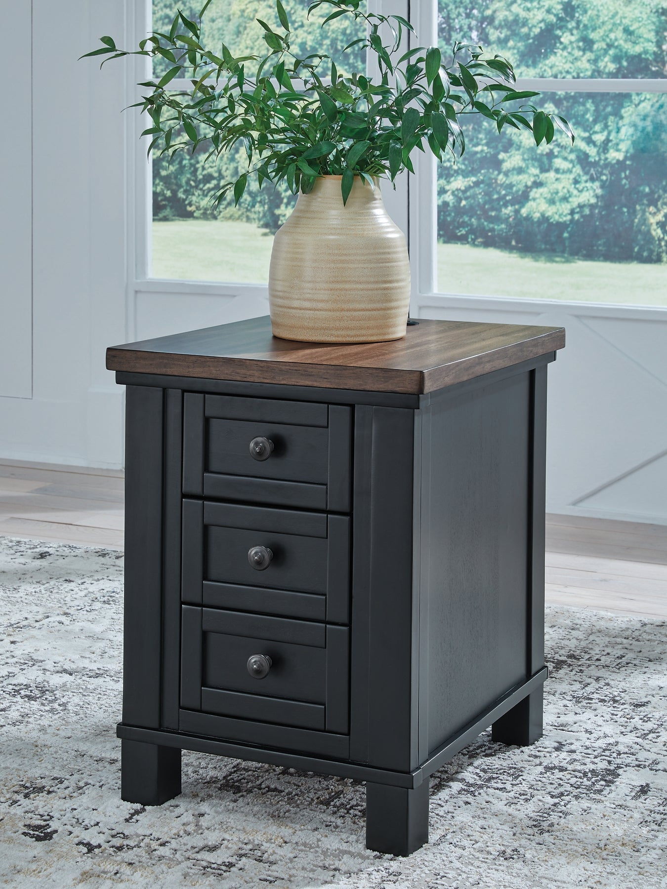 Wildenauer Chairside End Table - Brown/Black