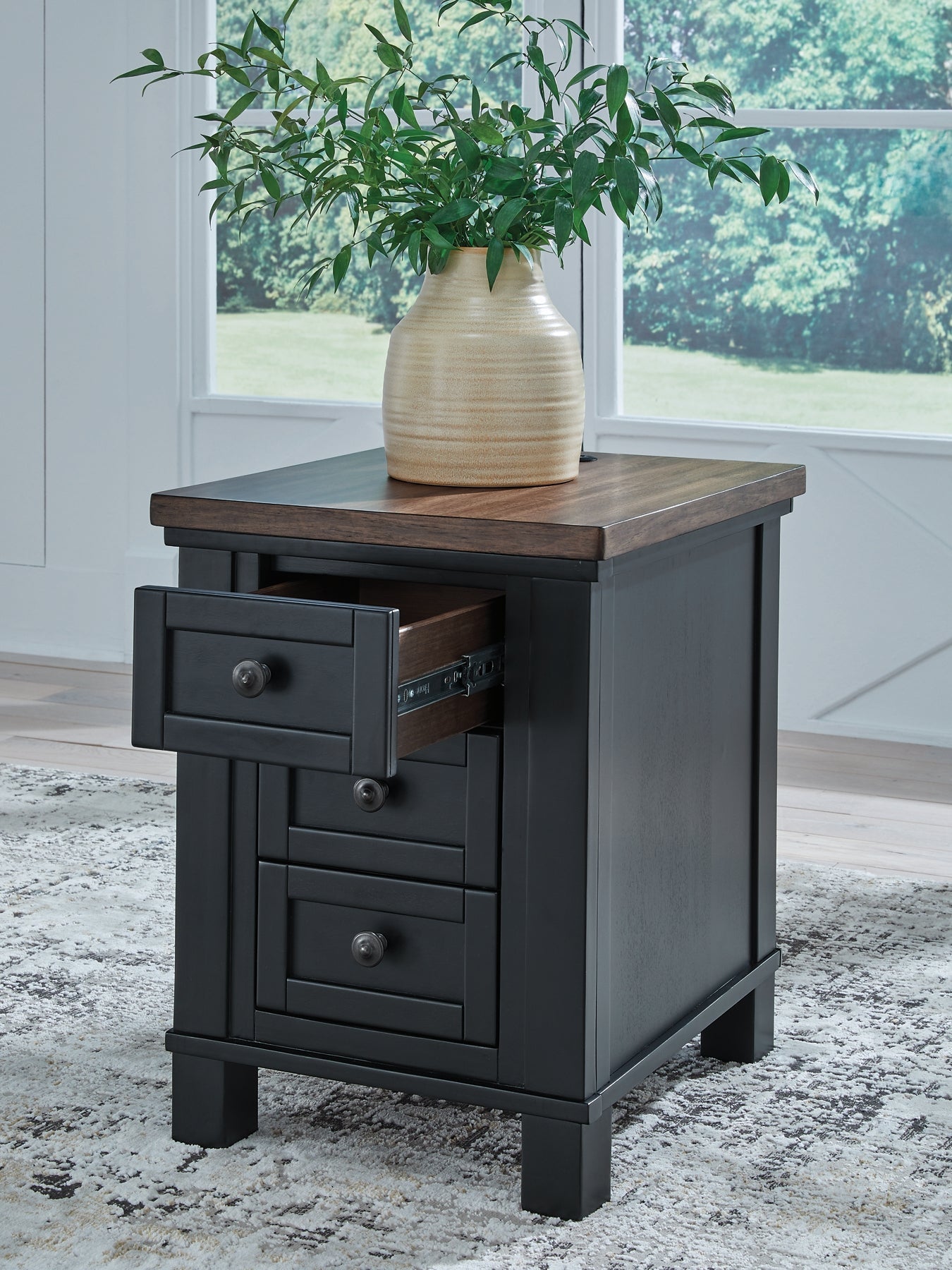 Wildenauer Chairside End Table - Brown/Black