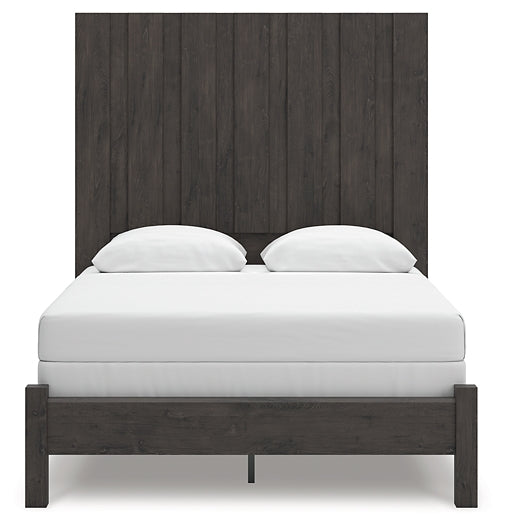 Fraluna Queen Panel Bed with Mirrored Dresser