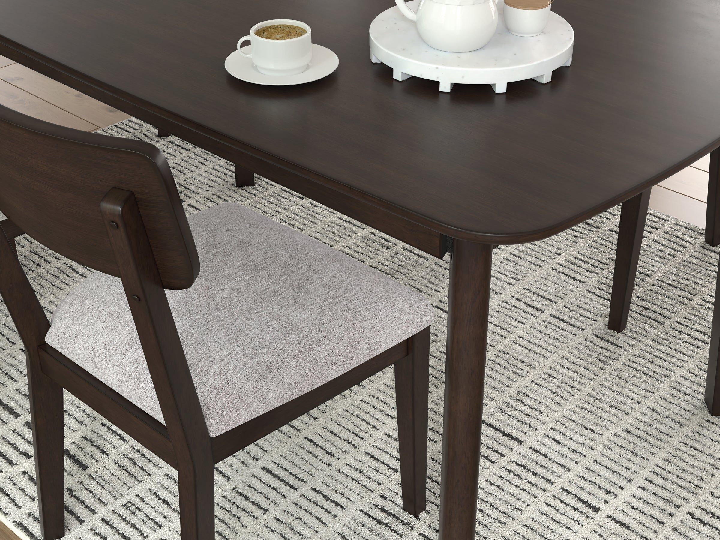 Mallenette Dining Room Table Set (5/CN)
