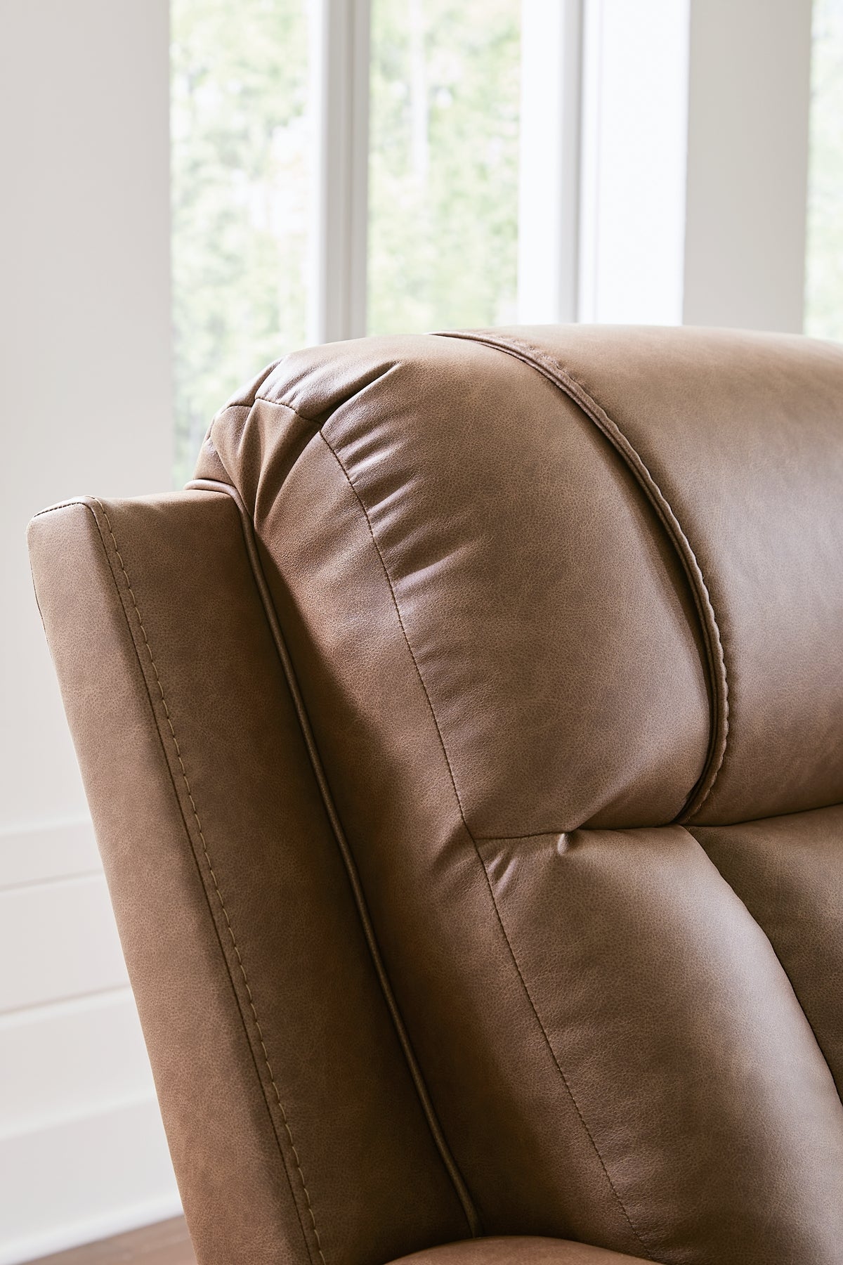Mackmenville DBL Rec Loveseat w/Console