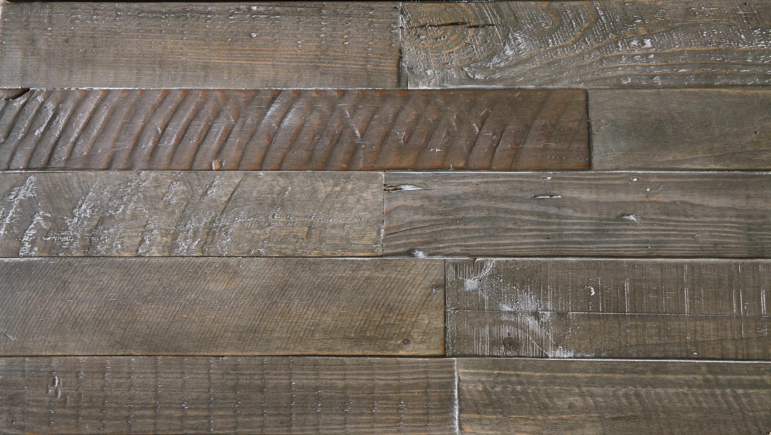 Mondoro Square End Table