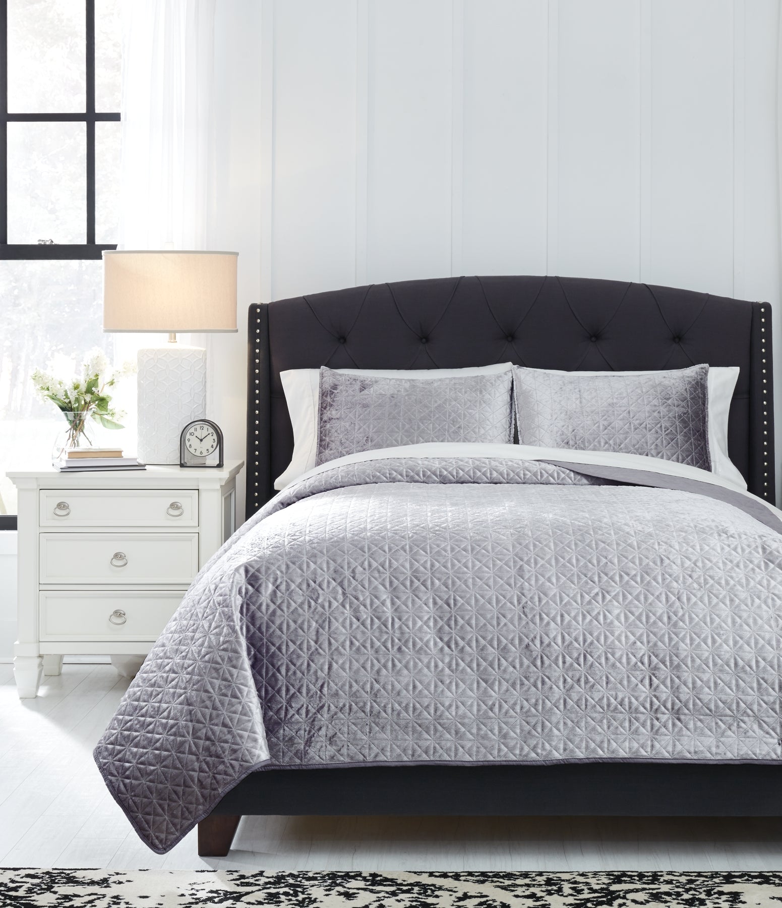 Maryam Queen Coverlet Set