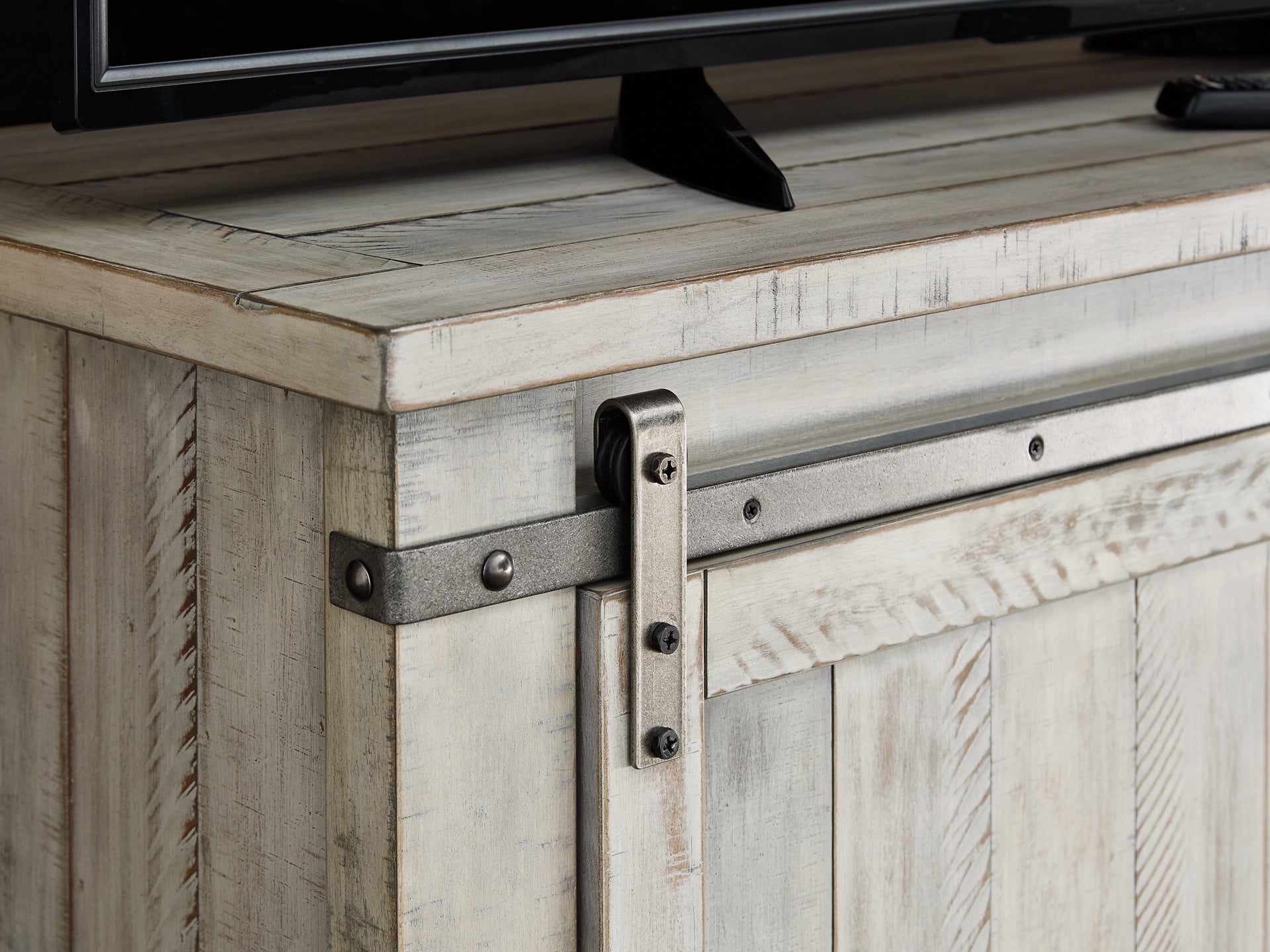 Carynhurst Medium TV Stand