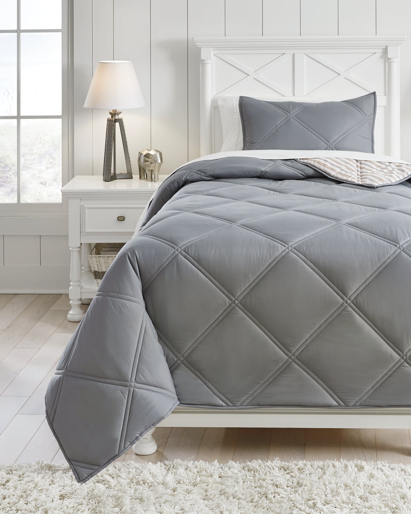 Rhey Twin Comforter Set