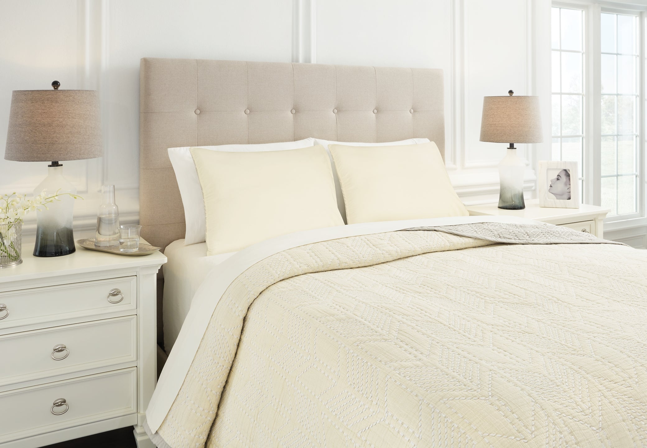 Jaxine King Coverlet Set