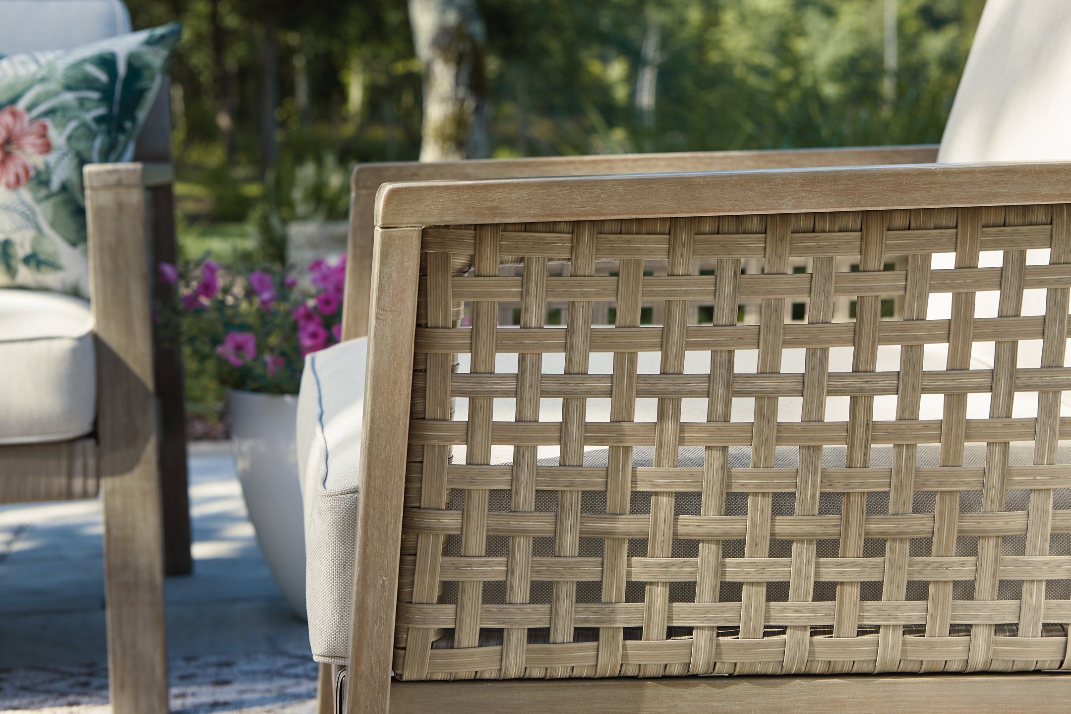 Barn Cove Lounge Chair w/Cushion (2/CN)