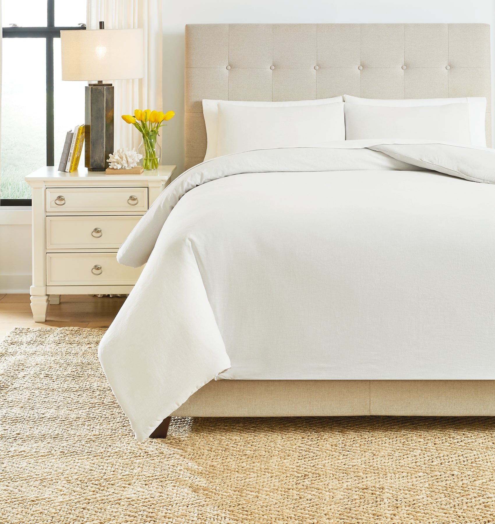 Eilena Queen Comforter Set