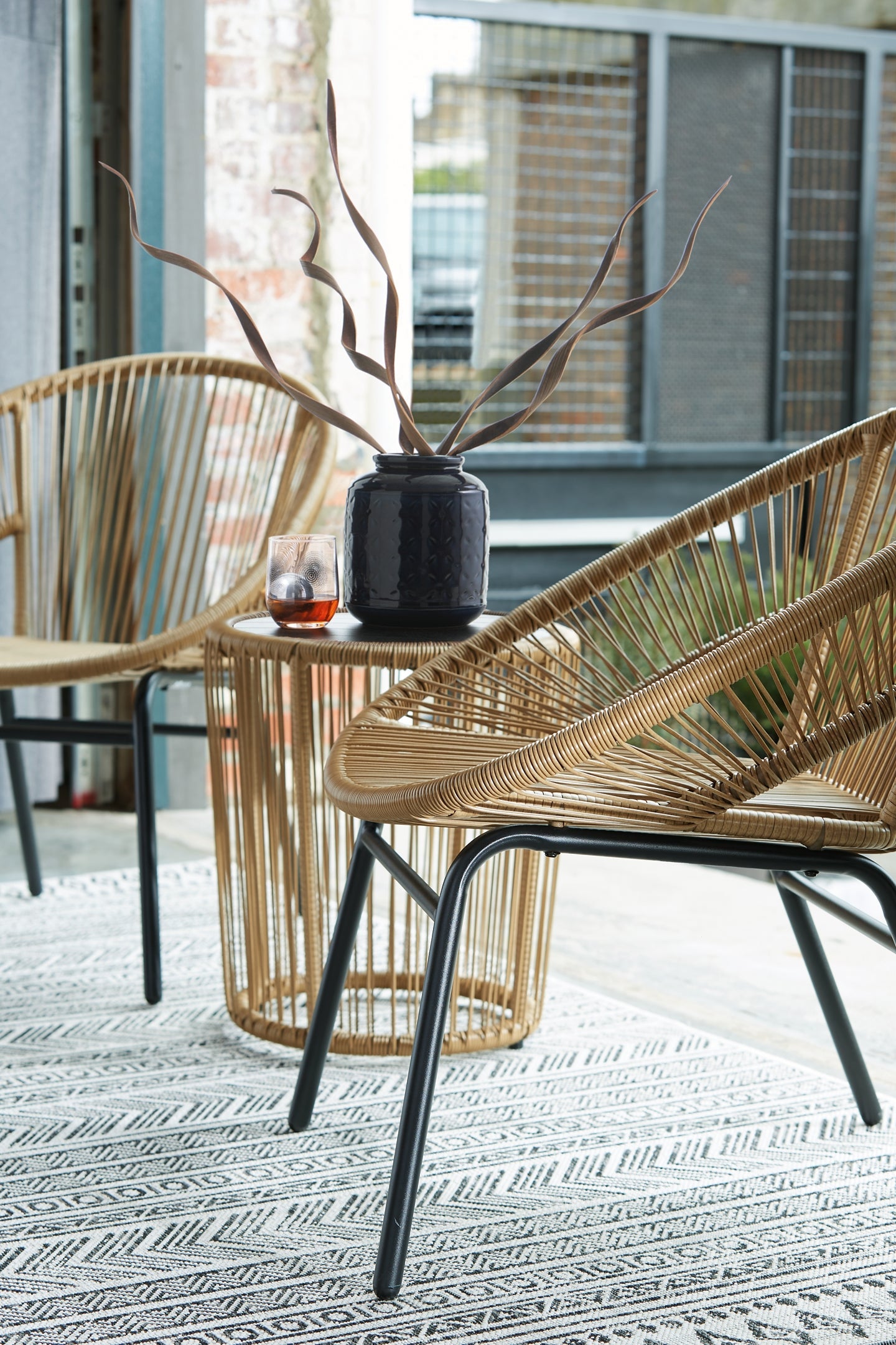 Mandarin Cape Chairs w/Table Set (3/CN)